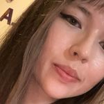 Kayla Kaster - @waddlewaddlehonk - Instagram