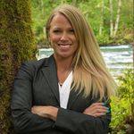 Kayla Keyser - @mthoodhomesandcabins - Instagram