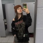 Kayla - @kaylaleslie08 - Instagram