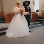 Kayla DeWalt - @kaylaschramek - Instagram