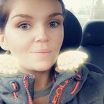 Kelly Hanson - @bubblykell27 - Instagram