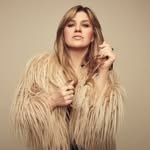 Kelly Clarkson - @kellyclarkson - Instagram