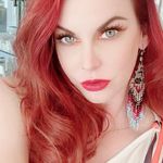 Kelly Costello - @kelly.costello.beauty - Instagram