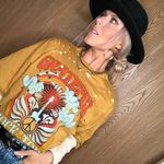 Kelly Guthrie - @glitterandguthrie - Instagram