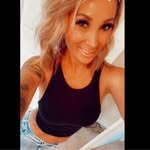 Kelly Roche - @kellyroche34 - Instagram