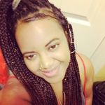 Kelly Small - @melika_stuage - Instagram