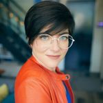 Kelly Swartz - intimacy, s3x & life coach - @awokenbeauty - Instagram