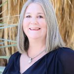 Kelly Baucom - @kellybaucomrealestate - Instagram
