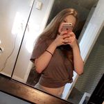 Kelly Charest - @kellounounou2001 - Instagram