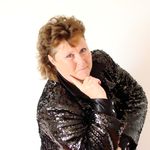Kelly Hurst-Entertainer - @kelly_hurst_entertainer - Instagram