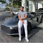 kellykorbit - @kellykorbit - Instagram