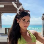Kelly Leon - @kellyleon14 - Instagram