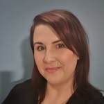 Kelly Shrader LE - @kelly_the_esthetician - Instagram