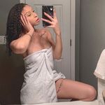 T - @kellysimms__ - Instagram