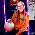 Kelly Streeter - @kstreet1414 - Instagram