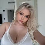 @kellytone68 - Instagram