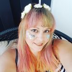 Kelsey Burrows - @onthefringeotf - Instagram