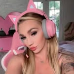 Kendra Wall - @kendrawall77 - Instagram