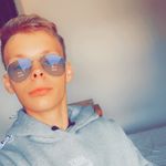 Kenny Earl - @kennyearl19 - Instagram