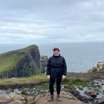 Kerri Gallagher - @bennieplusjets - Instagram