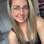 Kerri Comtois - @kerriross10 - Instagram