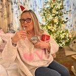 Kerry Ayers - @kerrymoumou - Instagram