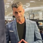 Kevin Lesko - @kevinthemillennial - Instagram