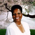 Kia Lewis - @leadingladylewis - Instagram