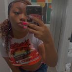 Kiara Layy - Facebook