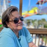 Kirsten Sweeney Overholt - @kirstensweeneyoverholt - Instagram
