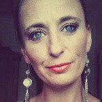 Kim bones - @kim.holah - Instagram