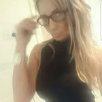 Kim Keevil - @kimbosheree - Instagram