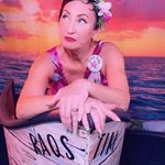 Kim Burch - @sparkleplentywithkim - Instagram