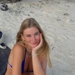 kimi - @kim_carline - Instagram
