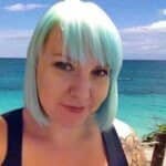 Kim Dayman - @howthiscrow_flies - Instagram