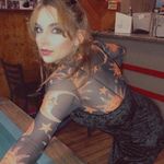 Kim Gaudet - @2pineapples0 - Instagram