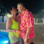 Kim Hedges - @kimqueengirlmom - Instagram