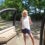 Kim Tanguay Melton - @gatorgirlforver - Instagram
