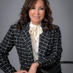 Kim Loughlin-Tillett - @thekimtillettgroup - Instagram