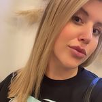 Kimberly Bay - @lovelybeeee - Instagram