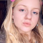 Kira Becker - @prettyraudi - Instagram