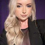Kira Sutherland - Facebook