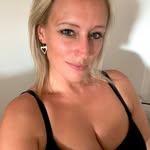 Kate Juliet Nicholas - @slinkykate33 - Instagram