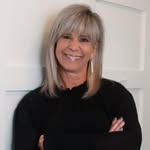 Kit Roberts | Speaker | Author| Sober Coach - @arenovatedlifecoach - Instagram