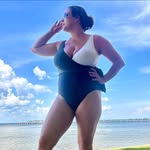 Kristin Hurst - @krishurst23 - Instagram