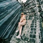 @krissnowwhite - Instagram