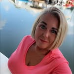 Crystal Coates - @livinthatsaltlife - Instagram
