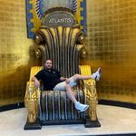 Kyle Chesnut - @thescarletnut - Instagram