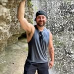 Kyle Schalow - @therealbourbonsanta - Instagram