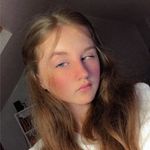 Lacey - @lacey.goldsmith.18 - Instagram